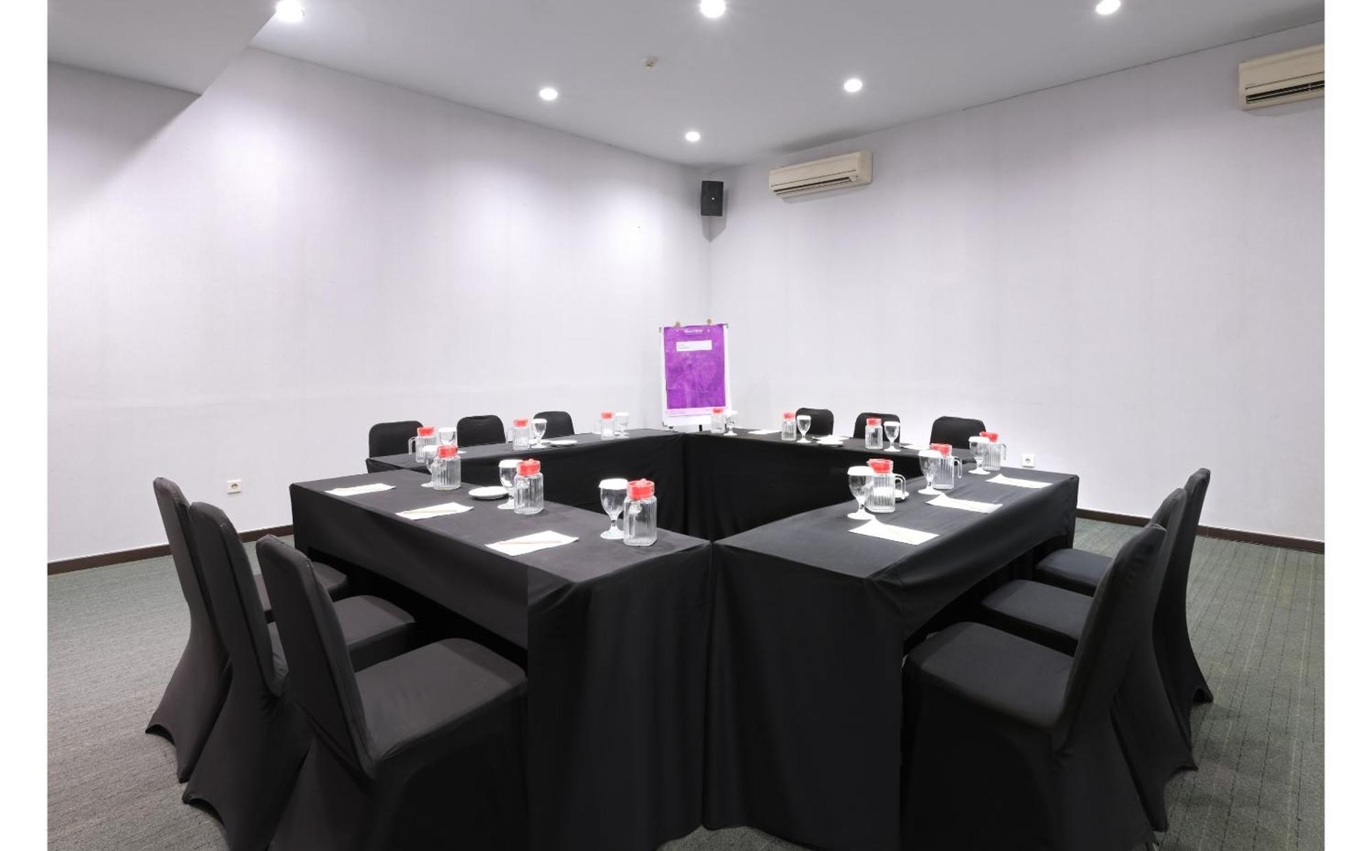Quest Hotel Simpang Lima - Semarang By Aston Eksteriør billede