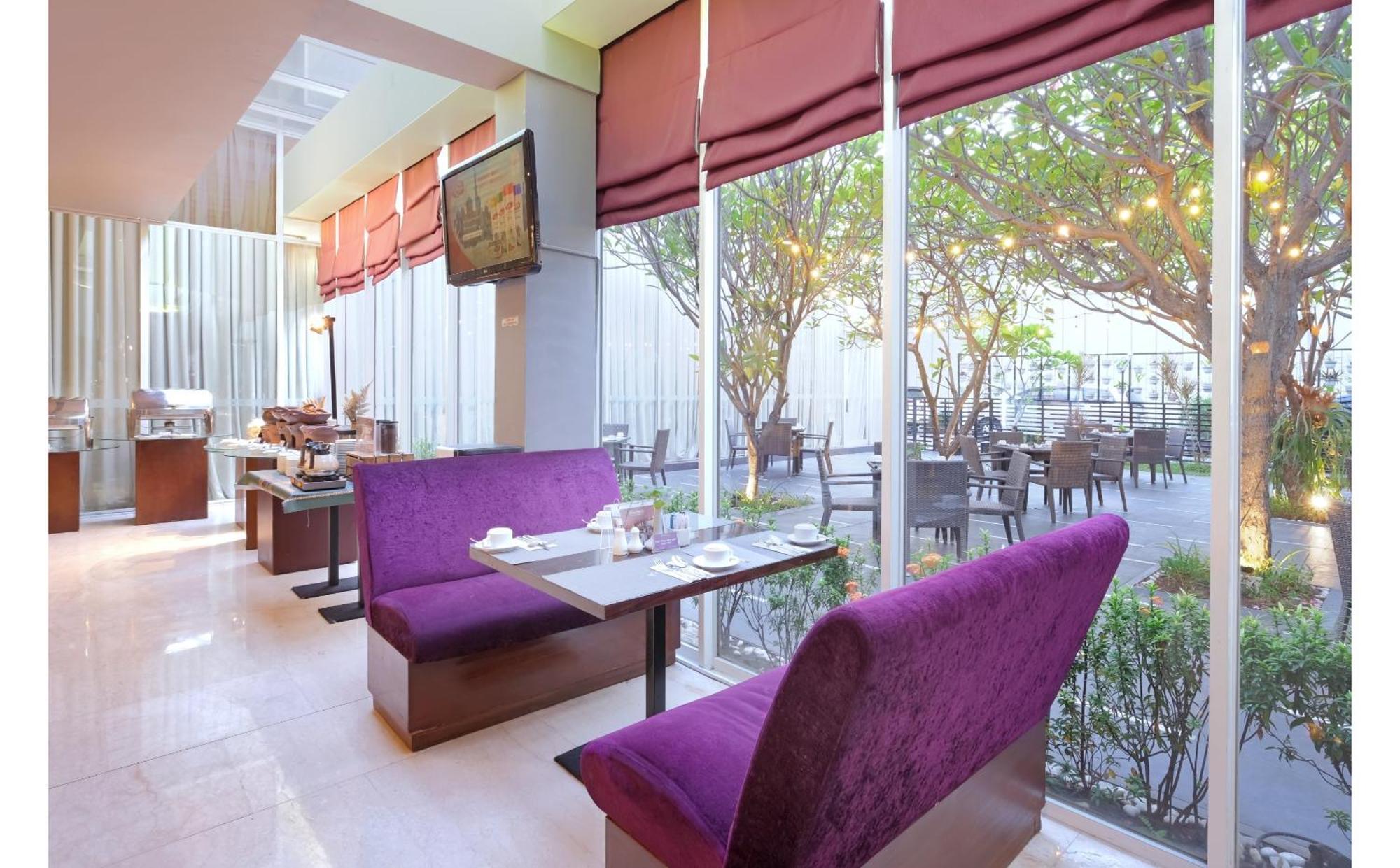 Quest Hotel Simpang Lima - Semarang By Aston Eksteriør billede
