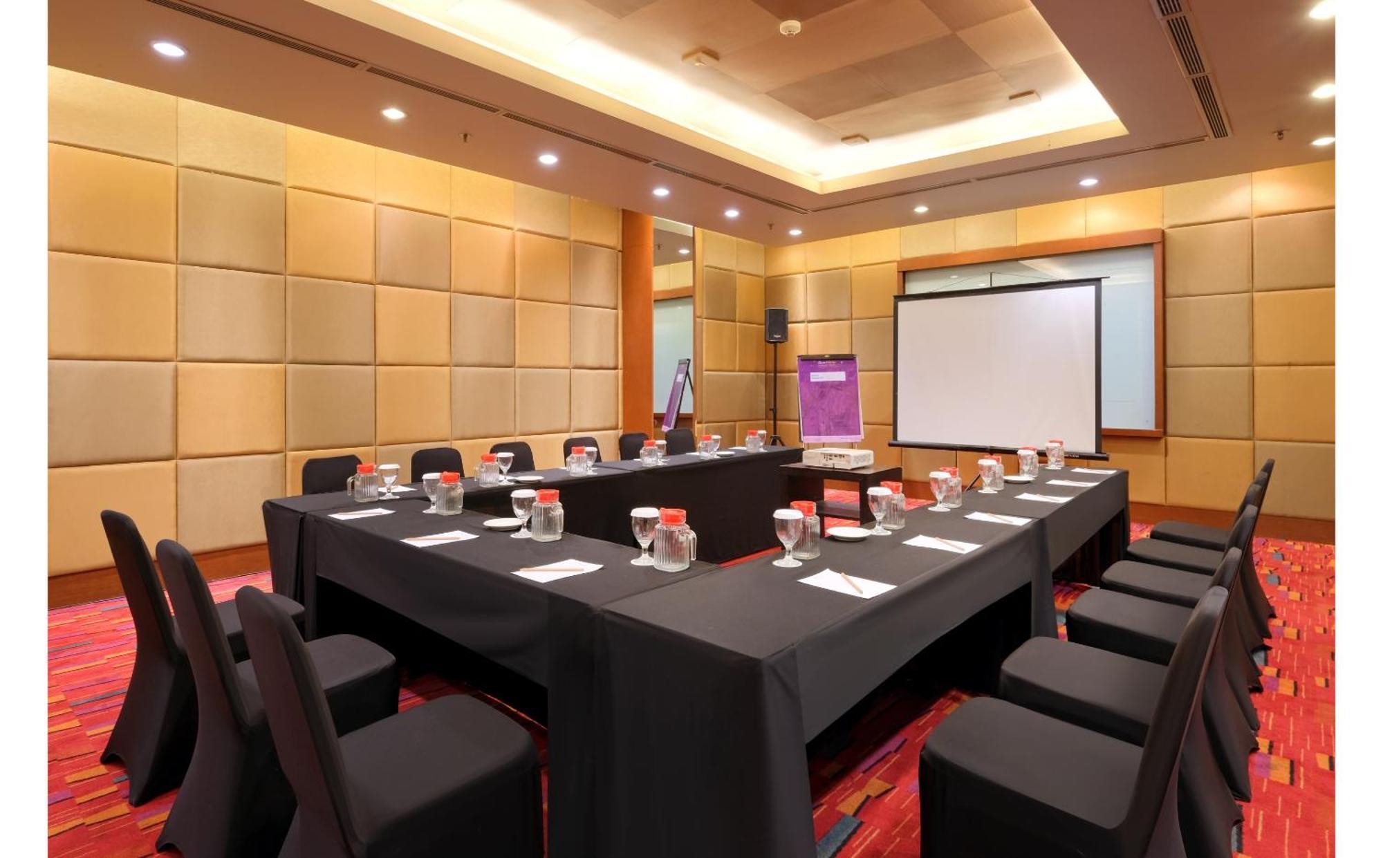 Quest Hotel Simpang Lima - Semarang By Aston Eksteriør billede