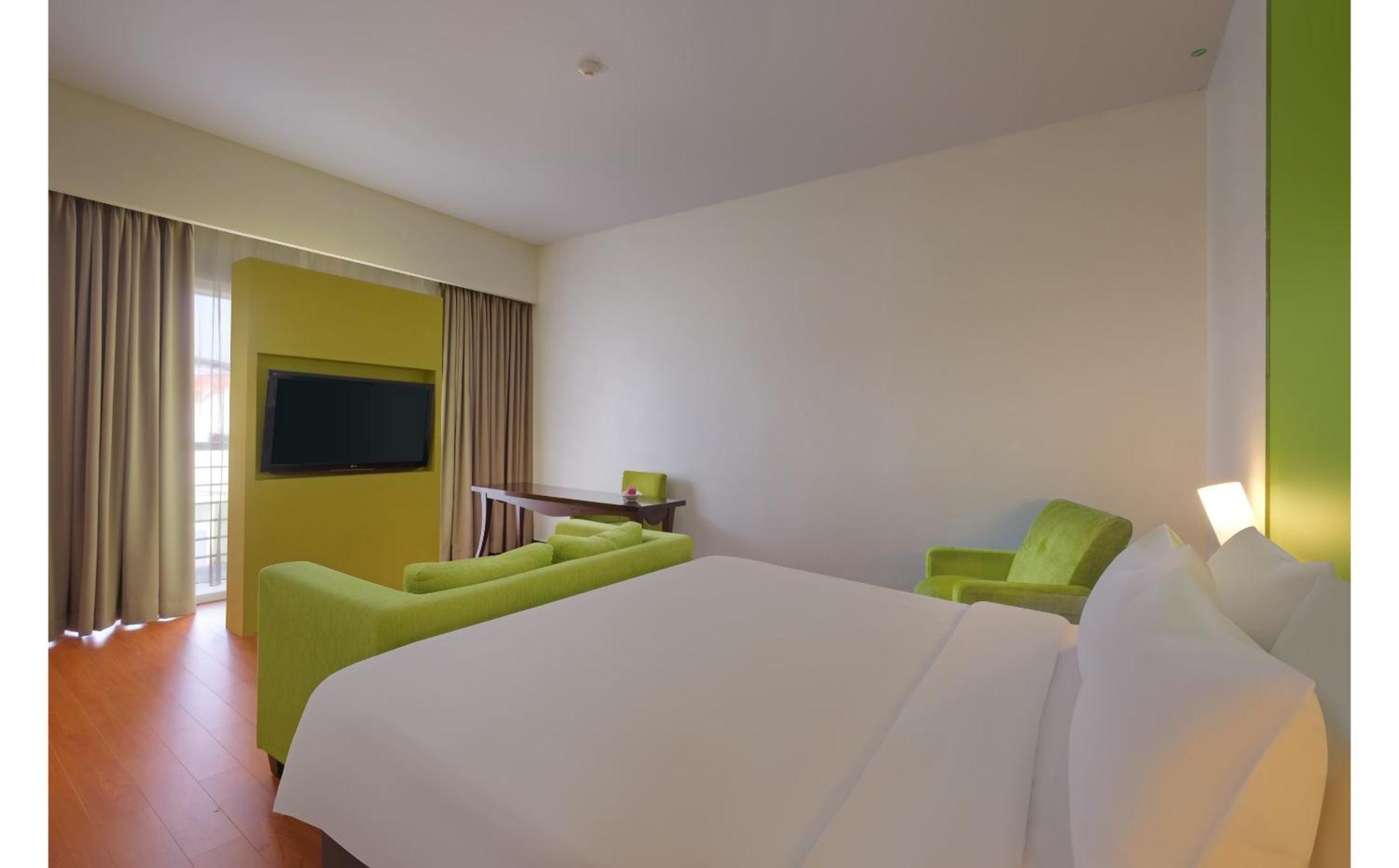 Quest Hotel Simpang Lima - Semarang By Aston Eksteriør billede