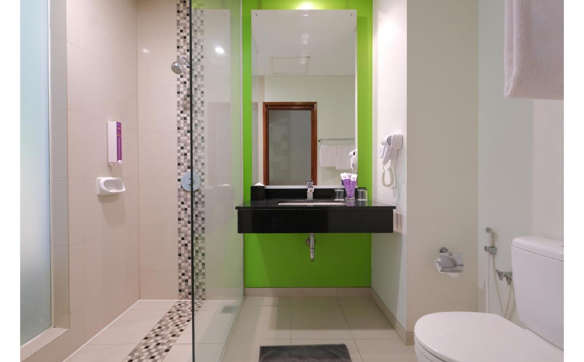 Quest Hotel Simpang Lima - Semarang By Aston Eksteriør billede