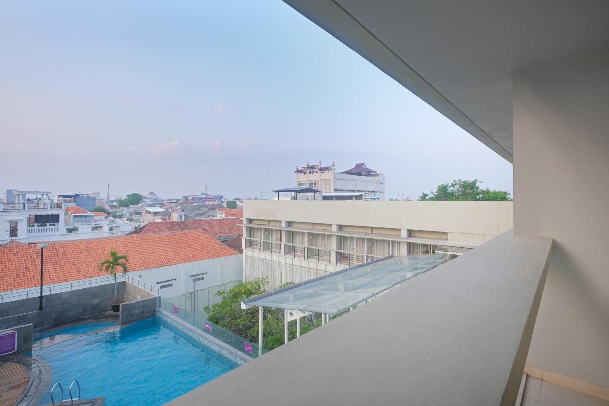 Quest Hotel Simpang Lima - Semarang By Aston Eksteriør billede