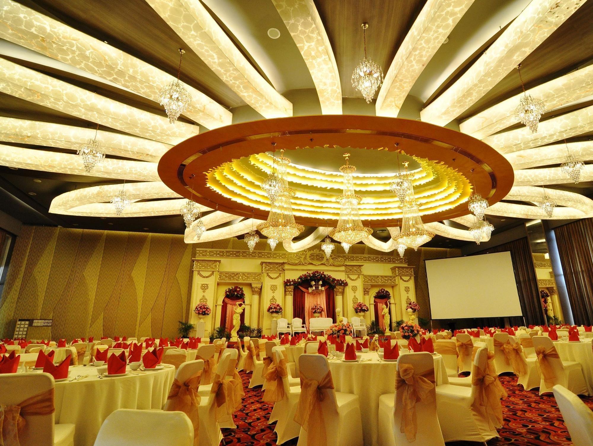 Quest Hotel Simpang Lima - Semarang By Aston Eksteriør billede