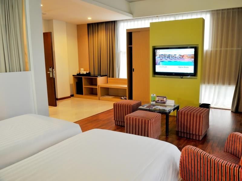 Quest Hotel Simpang Lima - Semarang By Aston Eksteriør billede