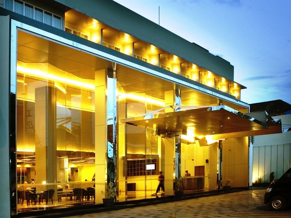 Quest Hotel Simpang Lima - Semarang By Aston Eksteriør billede