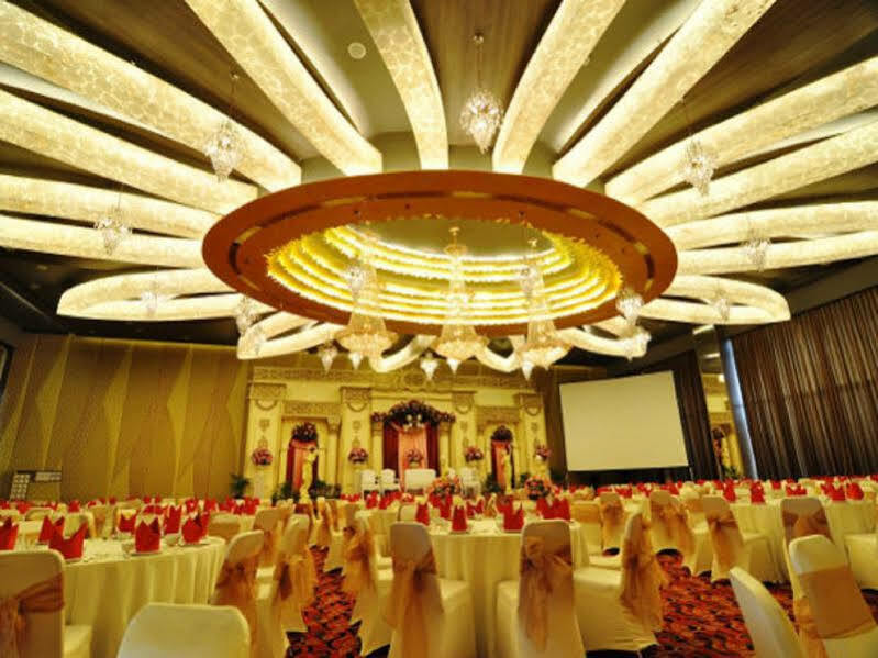 Quest Hotel Simpang Lima - Semarang By Aston Eksteriør billede